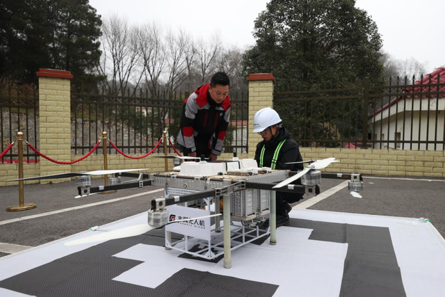 贵州首条“低空+物流”无人机药物配送应用场景航线开通(图3) 贵州首条“低空+物流”无人机药物配送应用场景航线开通(图3)